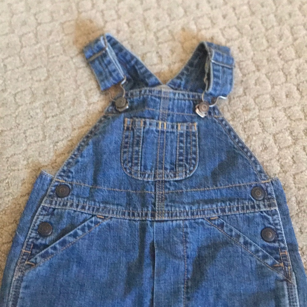 Baby gap overalls size 6-12 month